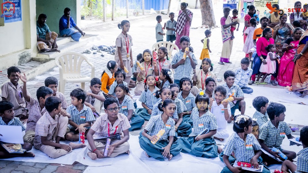 Students celebrating Independence Day at Irumbadi school